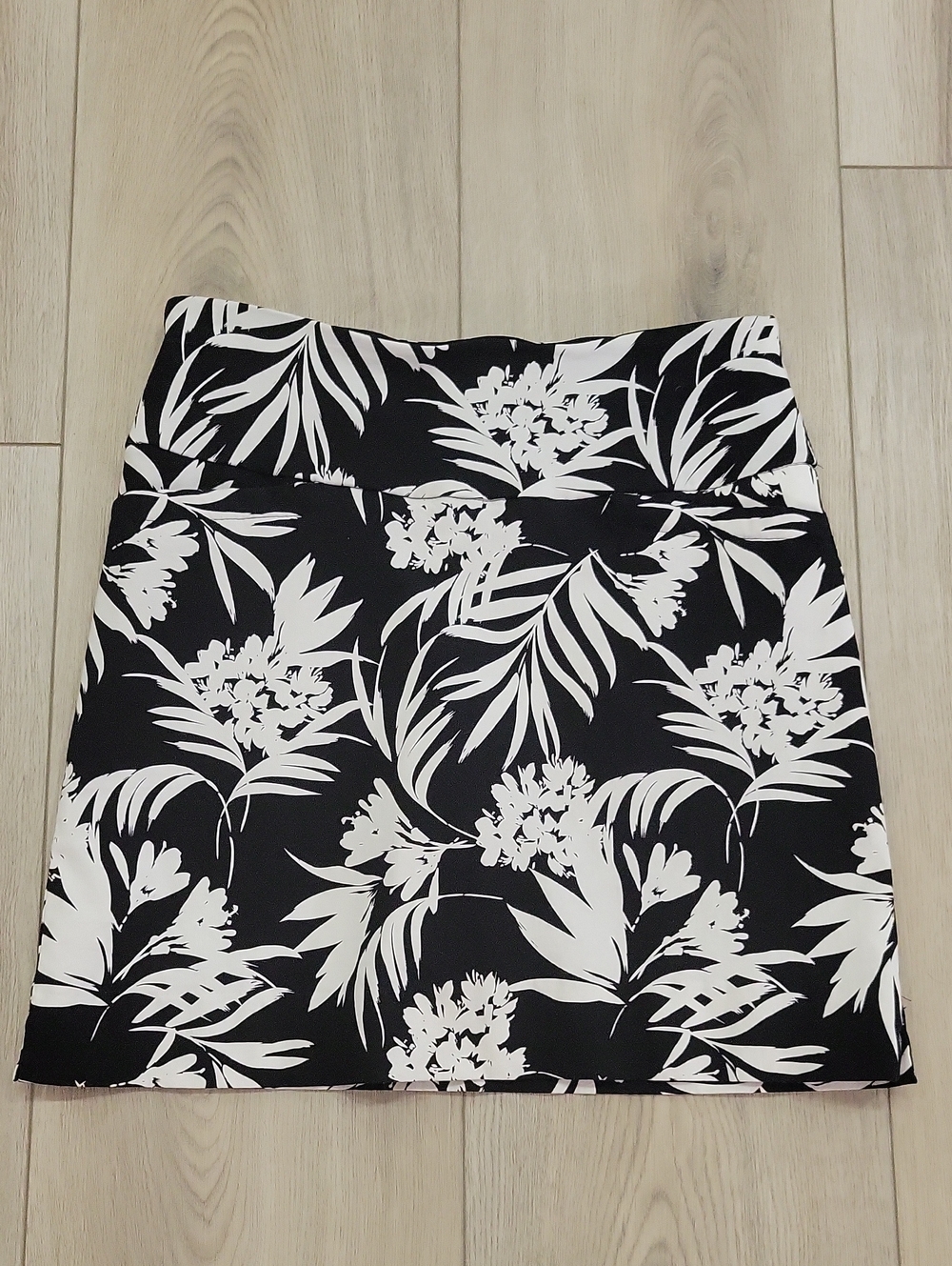 Monochrome Floral Mini Skirt - Black & White